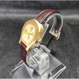 Ladies Helbros Horseshow Gold Tone 17J Manual Wind Vintage Watch Running